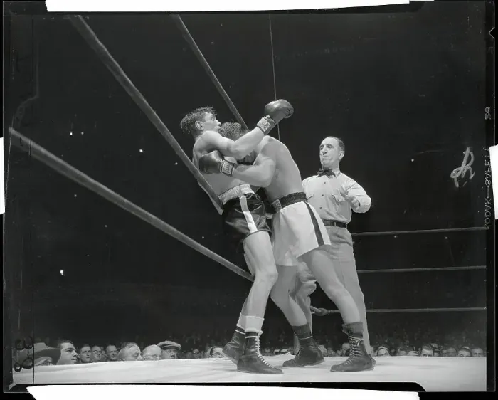 Framed Print : Glen Flanagan Pushing Ray Famechon into the Ropes Framed Print : Glen Flanagan Pushing Ray Famechon into the Ropes