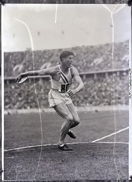 Framed Print : Glenn Morris Throws Discus Framed Print : Glenn Morris Throws Discus