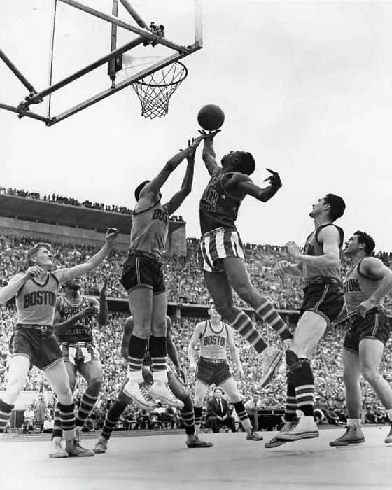 Framed Print : Globetrotters Vs Celtics In Berlin