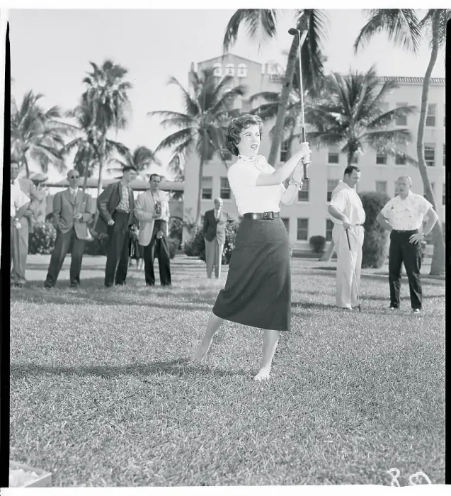 Framed Print : Gloria DeHaven Swinging a Golf Club Framed Print : Gloria DeHaven Swinging a Golf Club