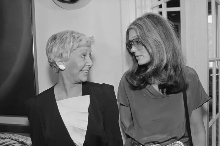 Framed Print : Gloria Steinem with Chicago Mayor Jane Byrne Framed Print : Gloria Steinem with Chicago Mayor Jane Byrne