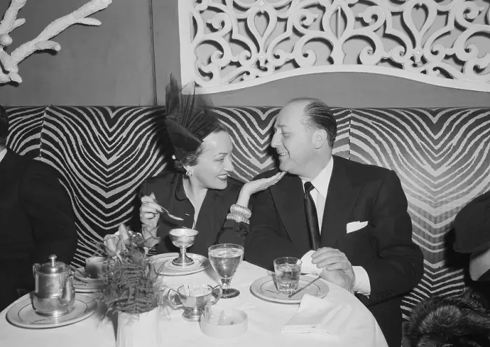 Framed Print : Gloria Swanson and Date at the El Morocco Framed Print : Gloria Swanson and Date at the El Morocco