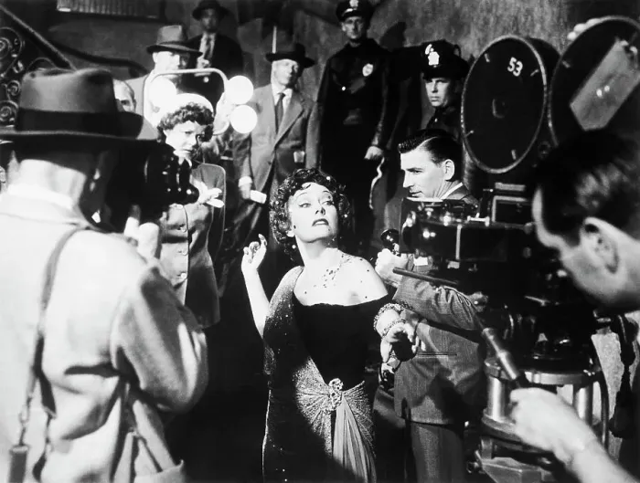 Framed Print : Gloria Swanson as Norma Desmond in Sunset Blvd