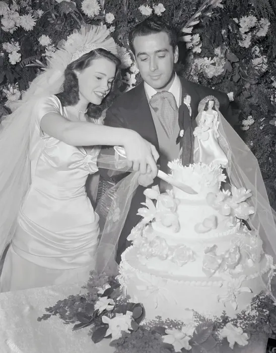 Framed Print : Gloria Vanderbilt DiCicco and Pasquale DiCicco Cutting Wedding Cake Framed Print : Gloria Vanderbilt DiCicco and Pasquale DiCicco Cutting Wedding Cake