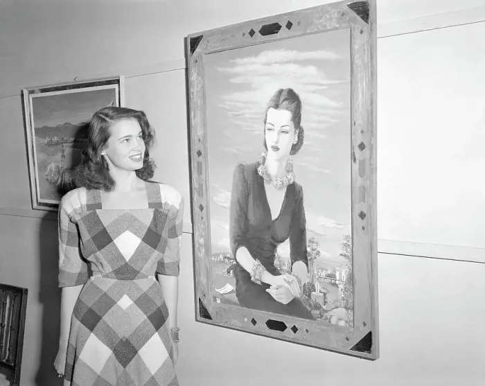 Framed Print : Gloria Vanderbilt Standing Behind hers Portrait Framed Print : Gloria Vanderbilt Standing Behind hers Portrait