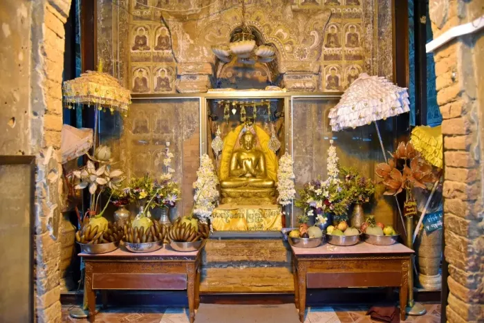 Framed Print : Gold buddha Temple, Bagan, unesco ruins Myanmar. Asia Framed Print : Gold buddha Temple, Bagan, unesco ruins Myanmar. Asia