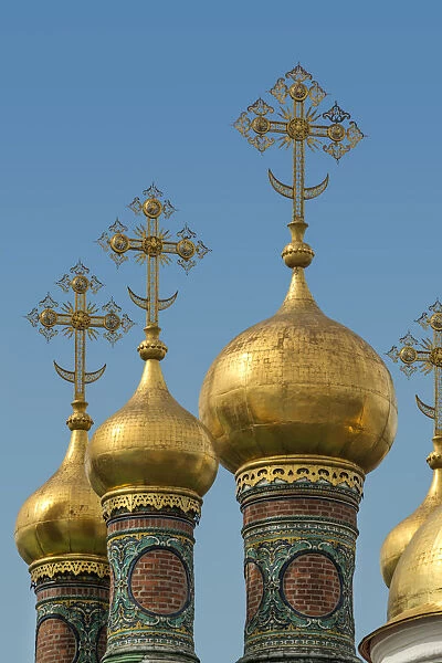 Golden onion-domed of Kremlin Cathedrals in Moscow, Russia
