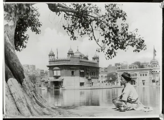 Framed Print : Golden Temple in Amritsar Framed Print : Golden Temple in Amritsar