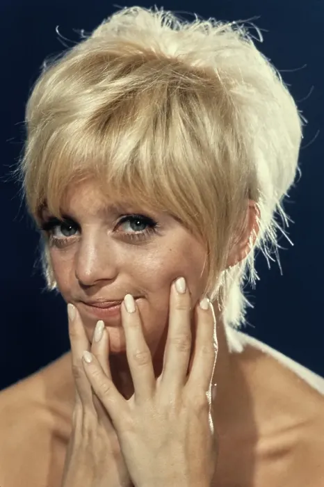 Framed Print : Goldie Hawn Framed Print : Goldie Hawn