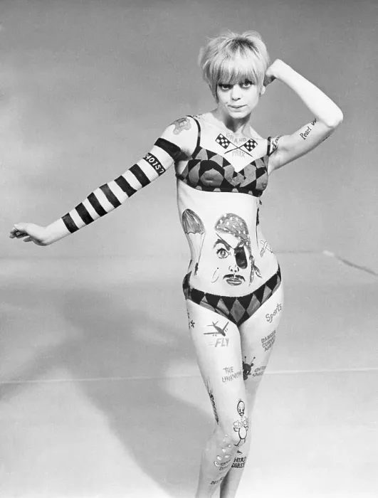 : Goldie Hawn with Body Paint and Bikini : Goldie Hawn with Body Paint and Bikini