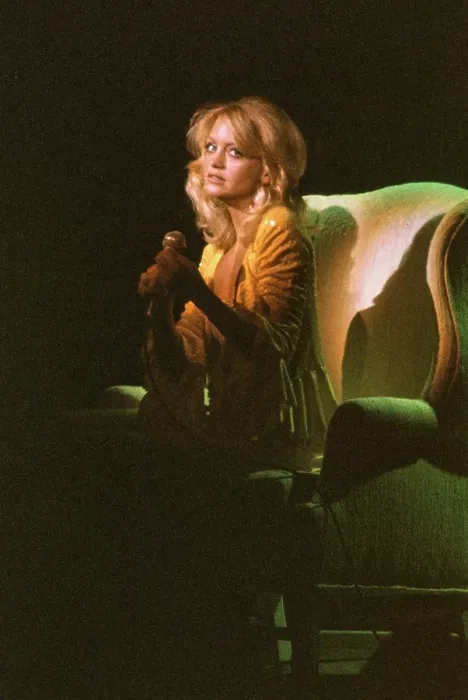 Framed Print : Goldie Hawn Plays Las Vegas Framed Print : Goldie Hawn Plays Las Vegas