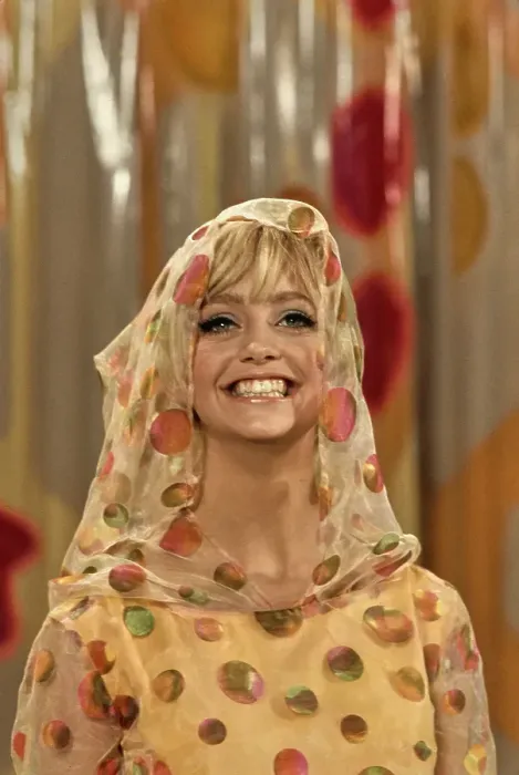 Framed Print : Goldie Hawn in Rowan & Martin's Laugh-In Framed Print : Goldie Hawn in Rowan & Martin's Laugh-In