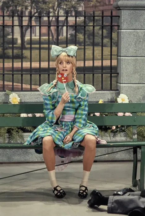 Framed Print : Goldie Hawn in Rowan & Martin's Laugh-In Framed Print : Goldie Hawn in Rowan & Martin's Laugh-In