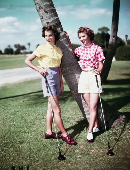 Framed Print : Golfers Alice and Marlene Bauer Framed Print : Golfers Alice and Marlene Bauer