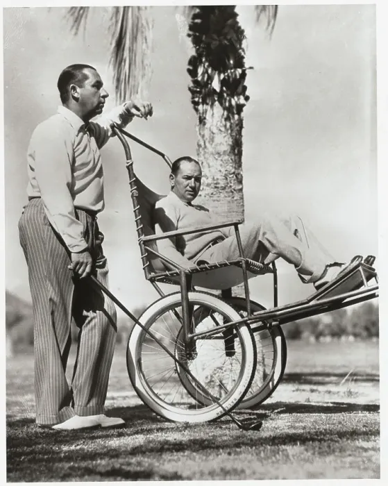 Framed Print : Golfers Pausing on the Green Framed Print : Golfers Pausing on the Green