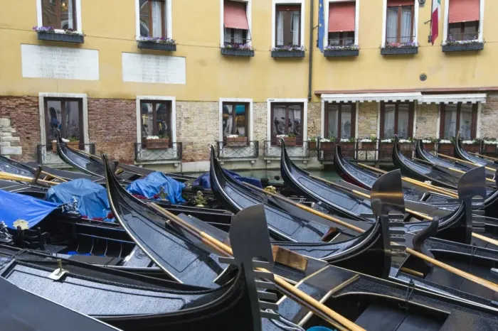 Framed Print : Gondolas moored in Grand Canal. Venice, Veneto, Italy