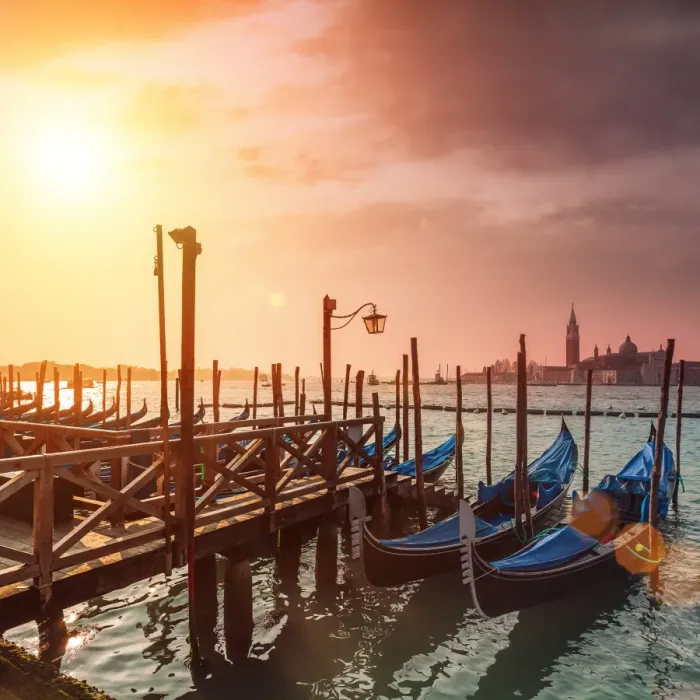 Framed Print : Gondolas in Venice at sunrise Framed Print : Gondolas in Venice at sunrise