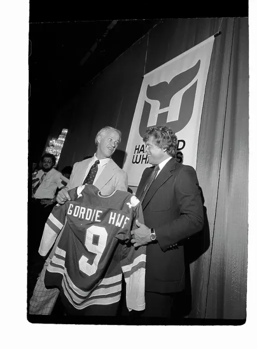 Framed Print : Gordon Howe With Manager and Jersey Framed Print : Gordon Howe With Manager and Jersey