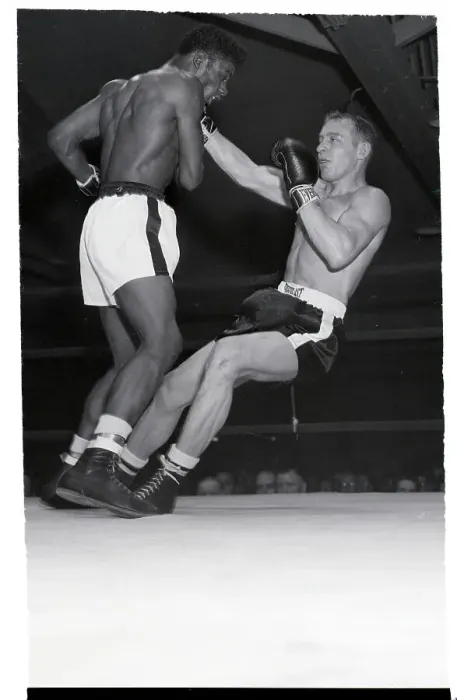 Framed Print : Gordon Wallace Falls Before Floyd Patterson