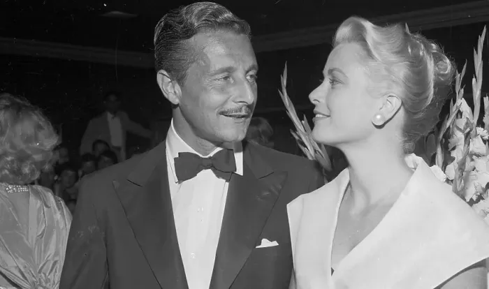 Framed Print : Grace Kelly Chats with Oleg Cassini Framed Print : Grace Kelly Chats with Oleg Cassini