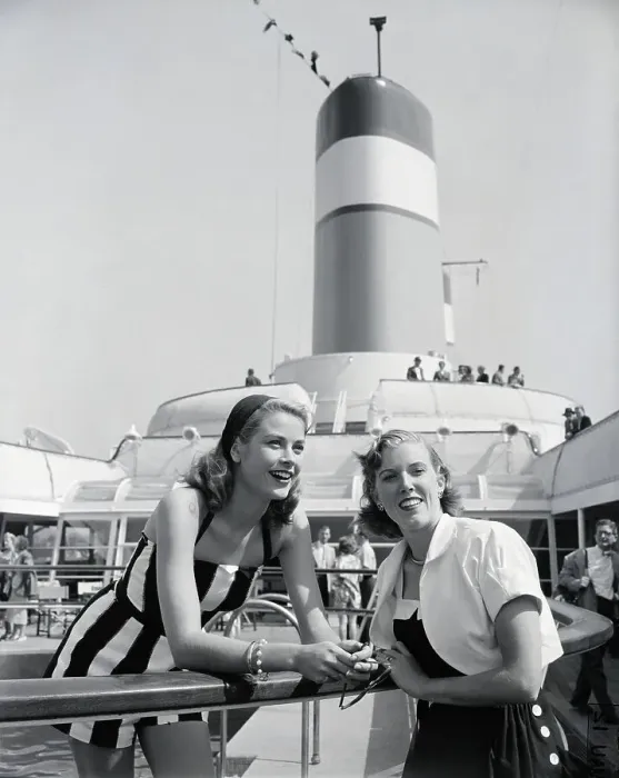 Framed Print : Grace Kelly And Mrs. Francis Gray Framed Print : Grace Kelly And Mrs. Francis Gray