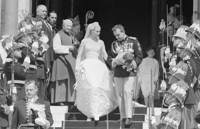 Framed Print : Grace Kelly and Prince Rainier Exiting the Cathedral Framed Print : Grace Kelly and Prince Rainier Exiting the Cathedral