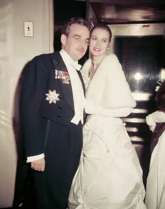 Framed Print : Grace Kelly and Prince Rainier Posing Together Framed Print : Grace Kelly and Prince Rainier Posing Together