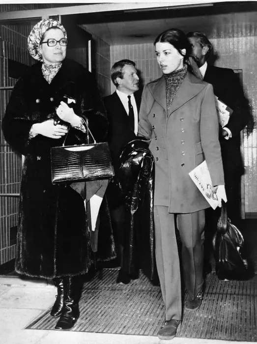 Framed Print : Grace Kelly with Princess Caroline Framed Print : Grace Kelly with Princess Caroline