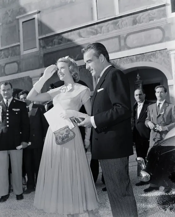 Framed Print : Grace Kelly Shielding Her Eyes Framed Print : Grace Kelly Shielding Her Eyes