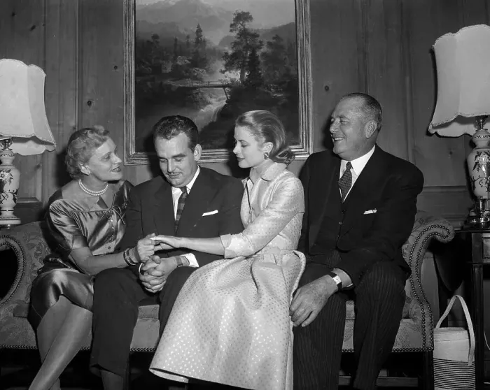 Framed Print : Grace Kelly Showing Everyone Her Ring Framed Print : Grace Kelly Showing Everyone Her Ring