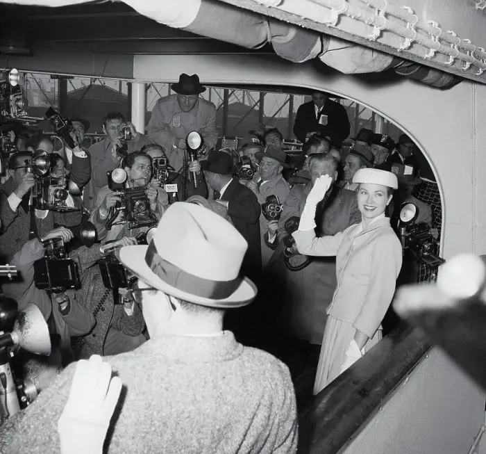 Framed Print : Grace Kelly Waving to Press Mob Framed Print : Grace Kelly Waving to Press Mob