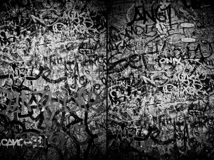 Framed Print : Graffiti (on the berlin wall) Framed Print : Graffiti (on the berlin wall)