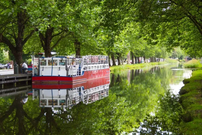 Framed Print : Grand Canal in Dublin City, Ireland Framed Print : Grand Canal in Dublin City, Ireland