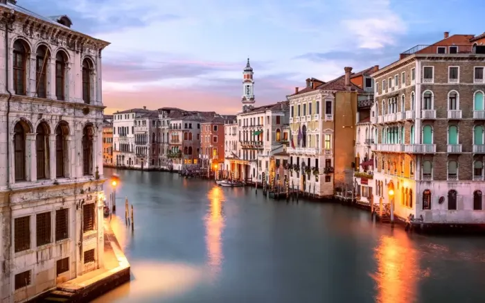 Framed Print : Grand Canal, Behind Rialto Bridge, Venice, Italy Framed Print : Grand Canal, Behind Rialto Bridge, Venice, Italy
