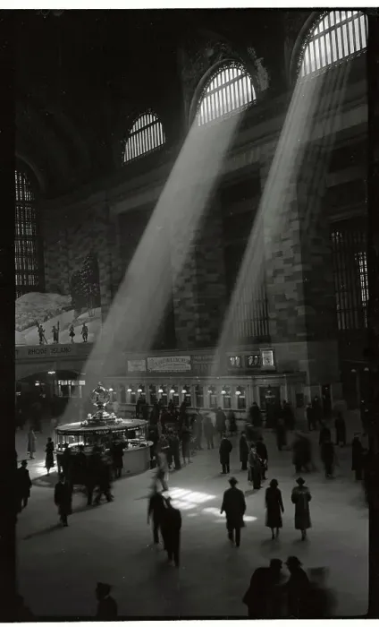 Framed Print : Grand Central Station with Window Focusing