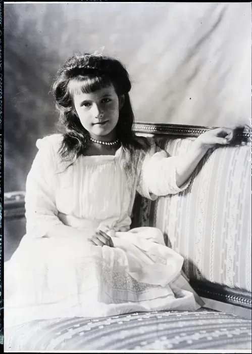 Framed Print : Grand Duchess Anasthasia As Young Girl Framed Print : Grand Duchess Anasthasia As Young Girl
