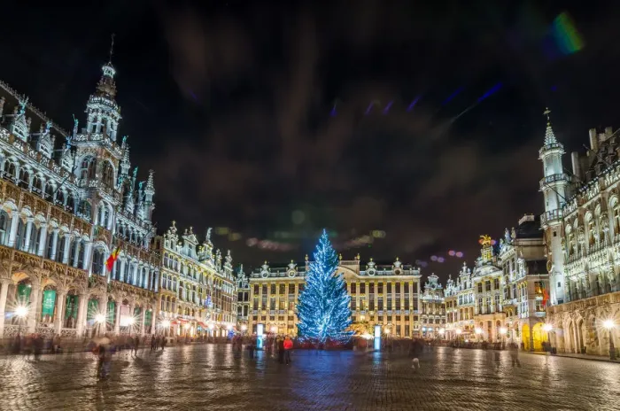 Framed Print : Grand Place and town square, Brussels Framed Print : Grand Place and town square, Brussels