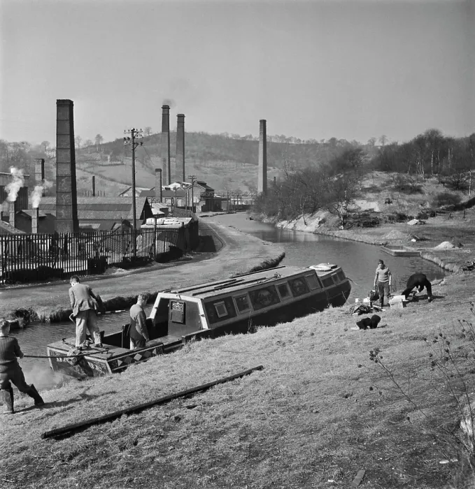 Framed Print : Grand Union Canal Framed Print : Grand Union Canal