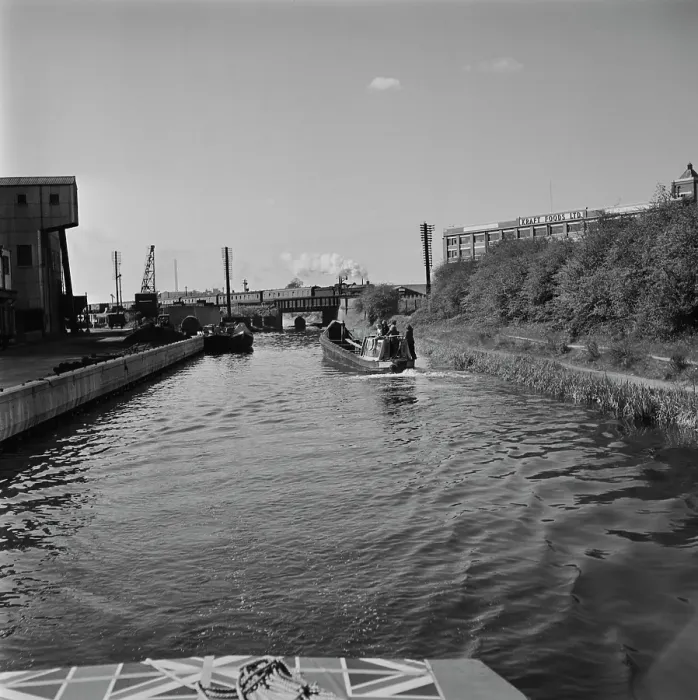 Framed Print : Grand Union Canal Framed Print : Grand Union Canal