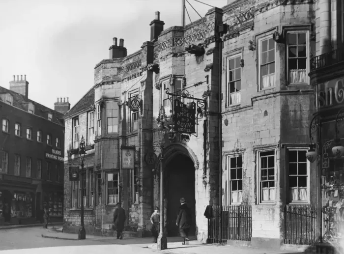 Framed Print : Grantham Hotel Framed Print : Grantham Hotel