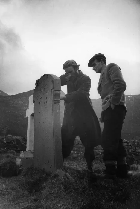 Framed Print : Grave Stone Framed Print : Grave Stone