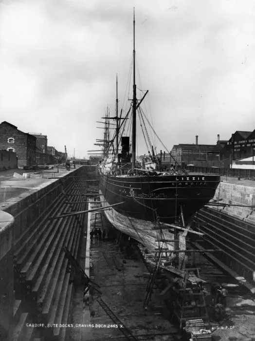 Framed Print : Graving Dock Framed Print : Graving Dock