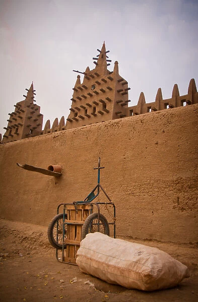 The great mud mosque of DjennA┼í, Mali