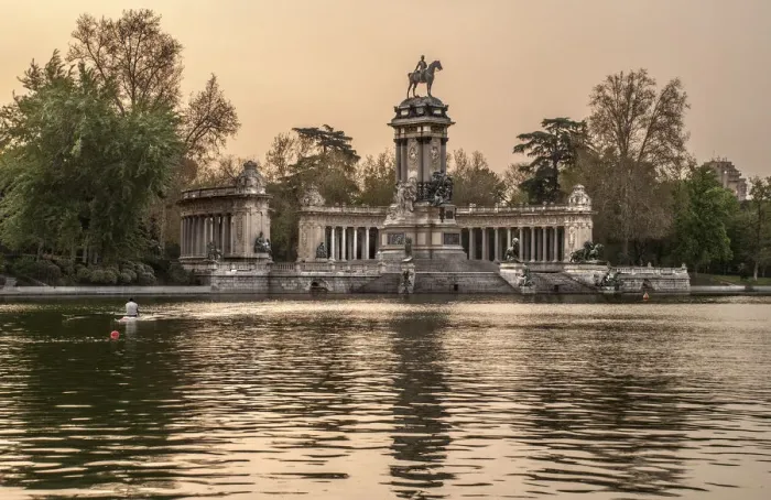 Framed Print : Great pond in Madrids Retiro Park, Spain Framed Print : Great pond in Madrids Retiro Park, Spain