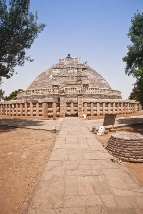 Framed Print : Great Stupa built by Ashoka the Great at Sanchi, Madhya Pradesh, India Framed Print : Great Stupa built by Ashoka the Great at Sanchi, Madhya Pradesh, India