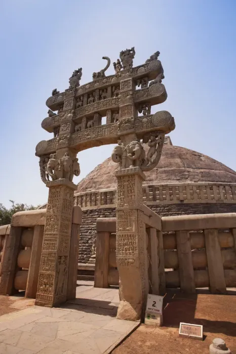 Framed Print : Great Stupa built by Ashoka the Great at Sanchi, Madhya Pradesh, India Framed Print : Great Stupa built by Ashoka the Great at Sanchi, Madhya Pradesh, India