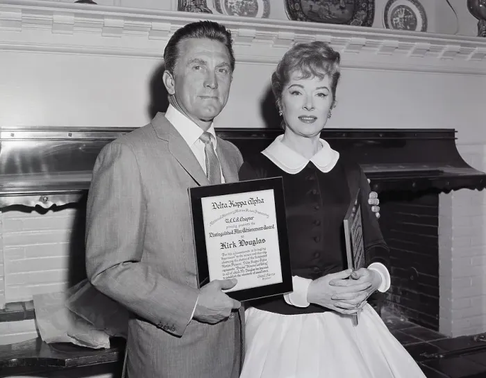 Framed Print : Greer Garson and Kirk Douglas with Awards Framed Print : Greer Garson and Kirk Douglas with Awards