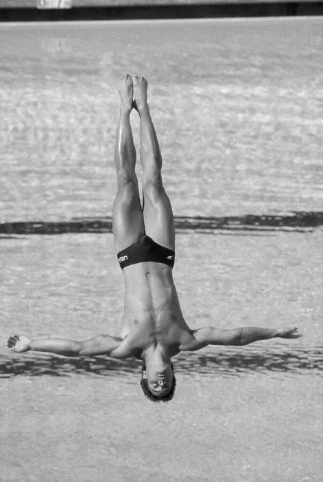 Framed Print : Greg Louganis Diving in 1984 Olympics Framed Print : Greg Louganis Diving in 1984 Olympics