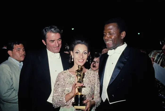 Framed Print : Gregory Peck, Veronique Passani, Sidney Poitier Framed Print : Gregory Peck, Veronique Passani, Sidney Poitier