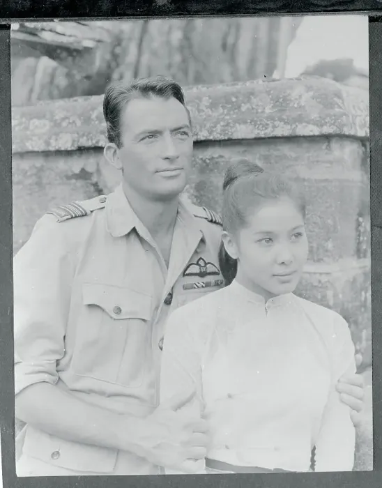 Framed Print : Gregory Peck and Win Min Than in The Purple Plain